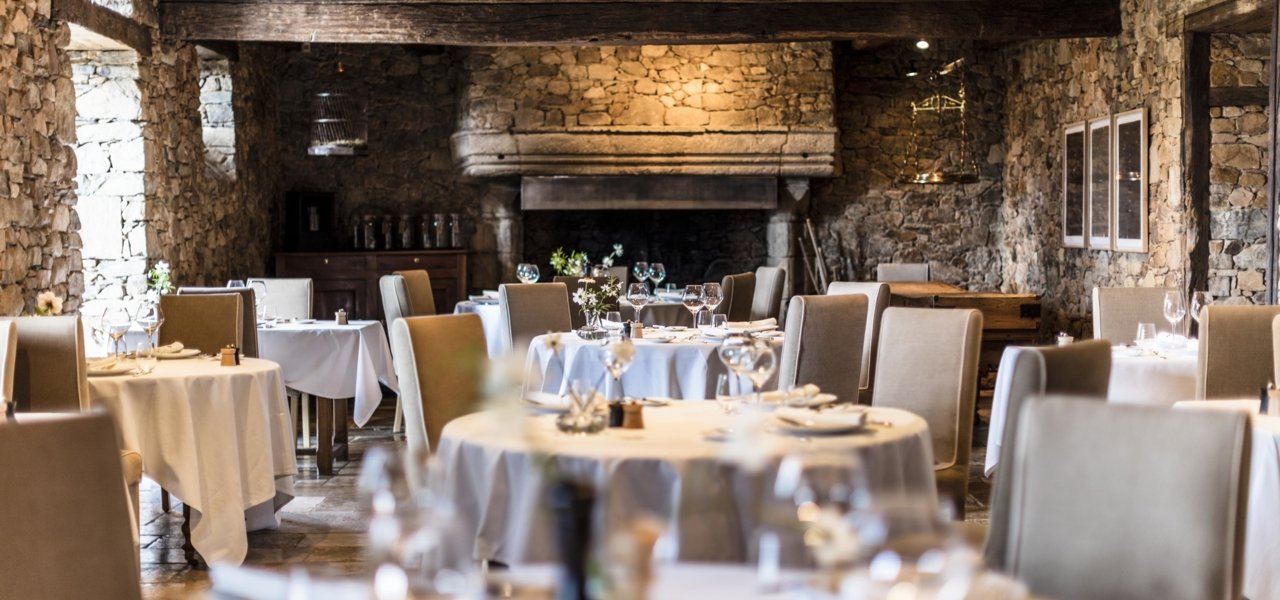 Dyades restaurant